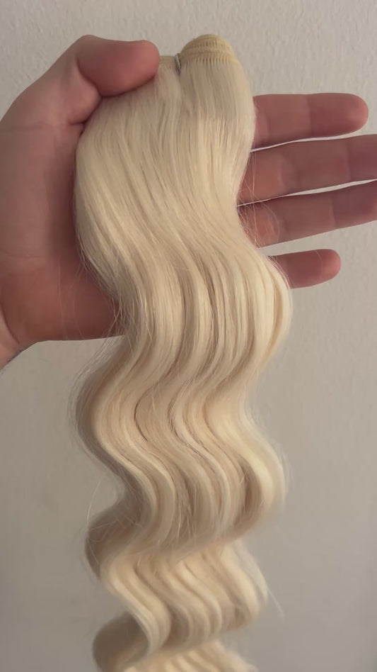 Extensión fibra orgánica ondulada, mazo de 100 gr, 140 x 66 cm/ Tono : Rubio N•1